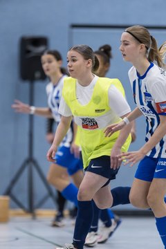 Bild 326 - C-Juniorinnen Loewinnen Cup